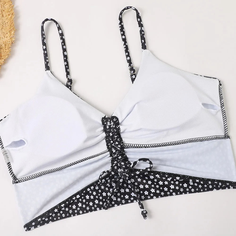 Luna | Bloemenbikini – Een Zomers Statement