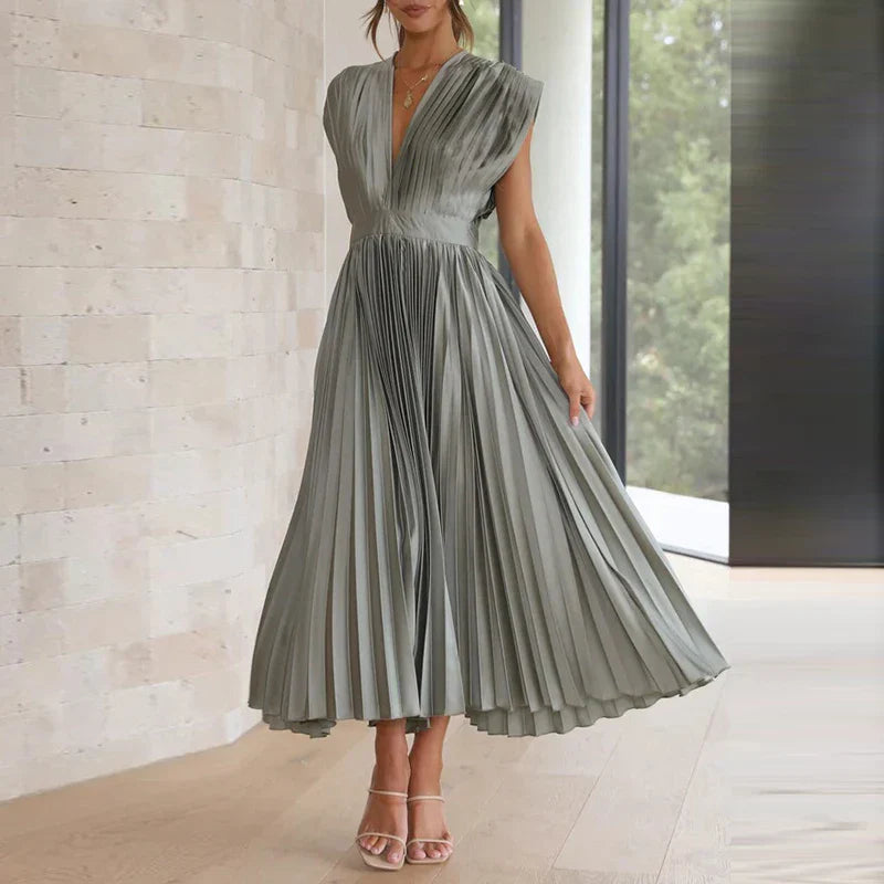 Daliah - Elegante Maxi-jurk met V-hals en Speelse Plooien