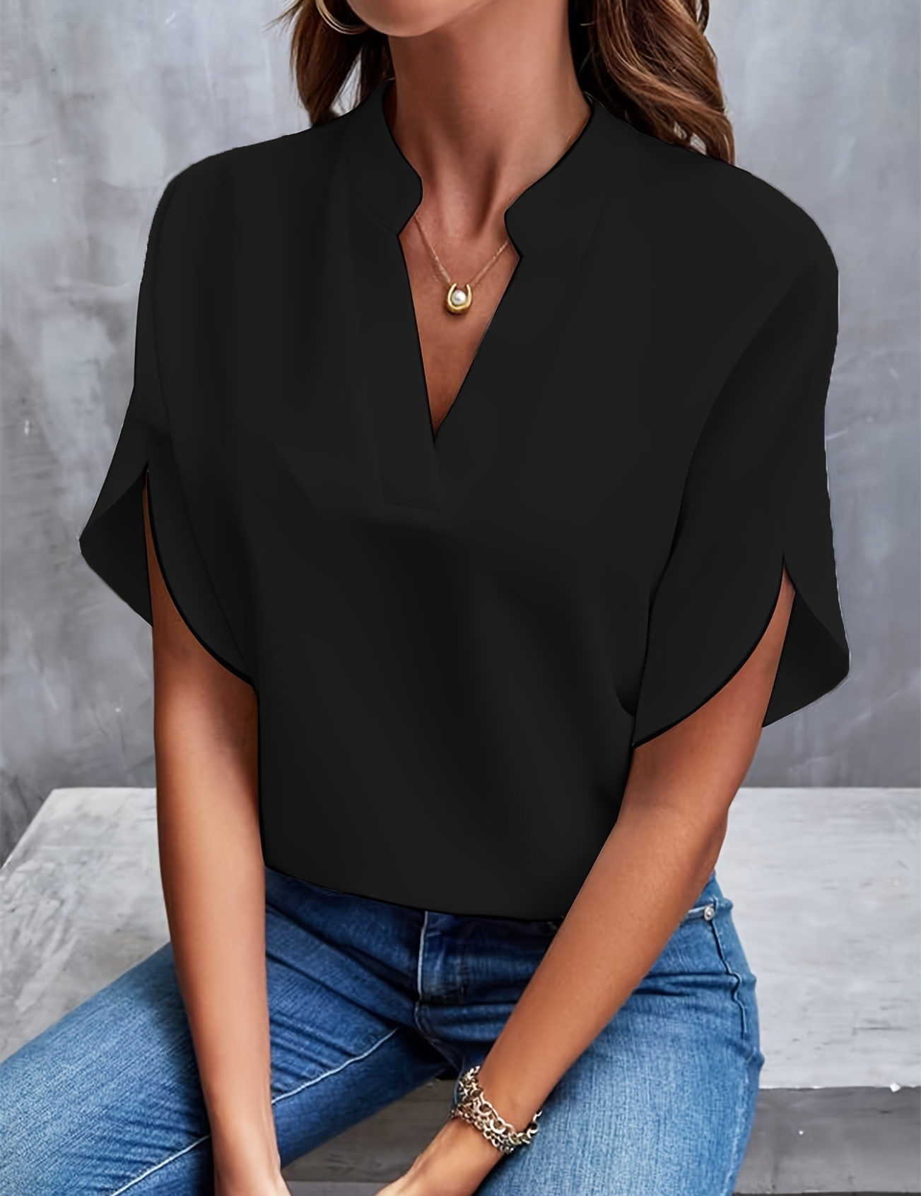 Chic V-hals Blouse voor Dames met een Betoverende Stijl