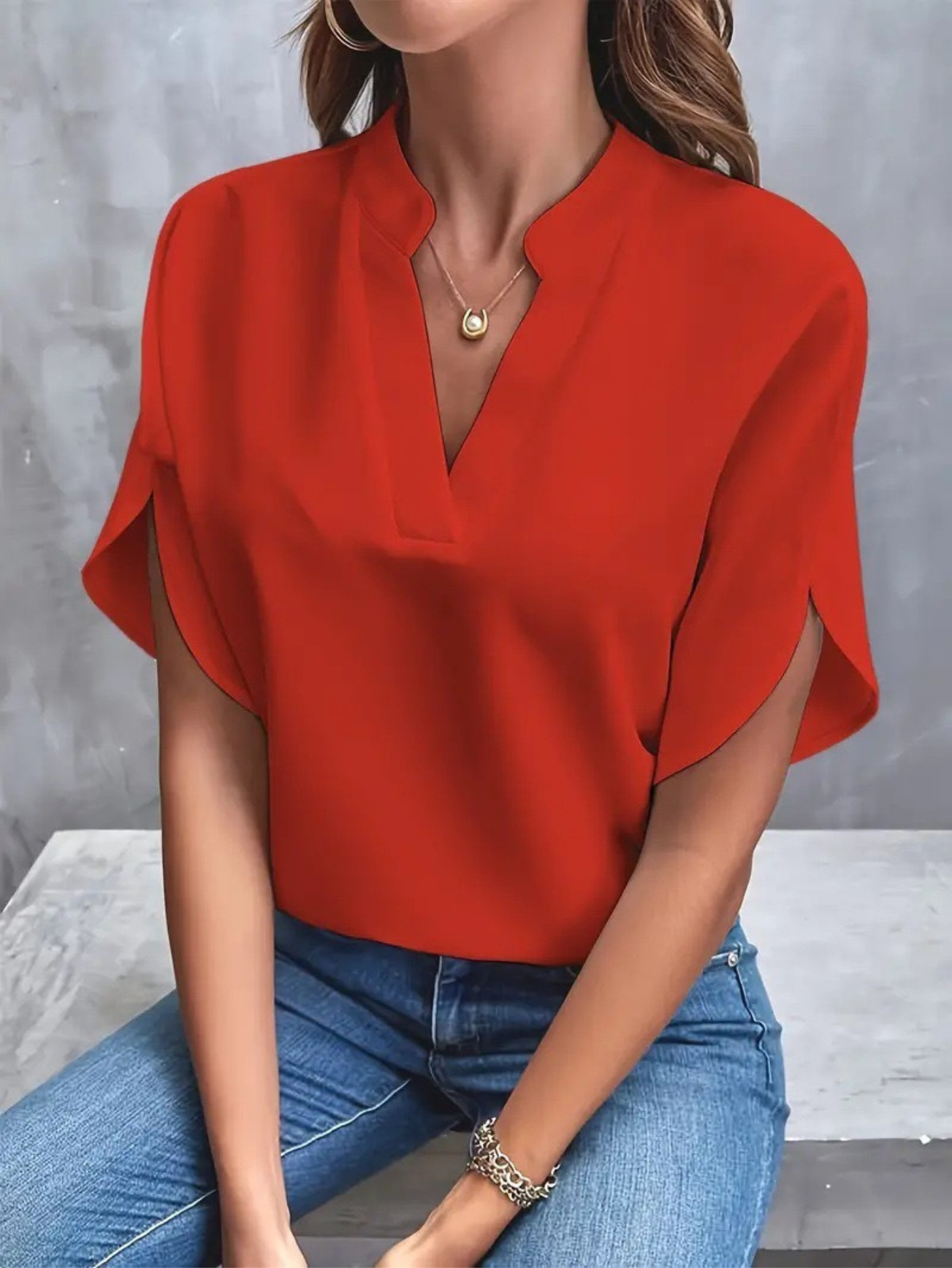 Chic V-hals Blouse voor Dames met een Betoverende Stijl