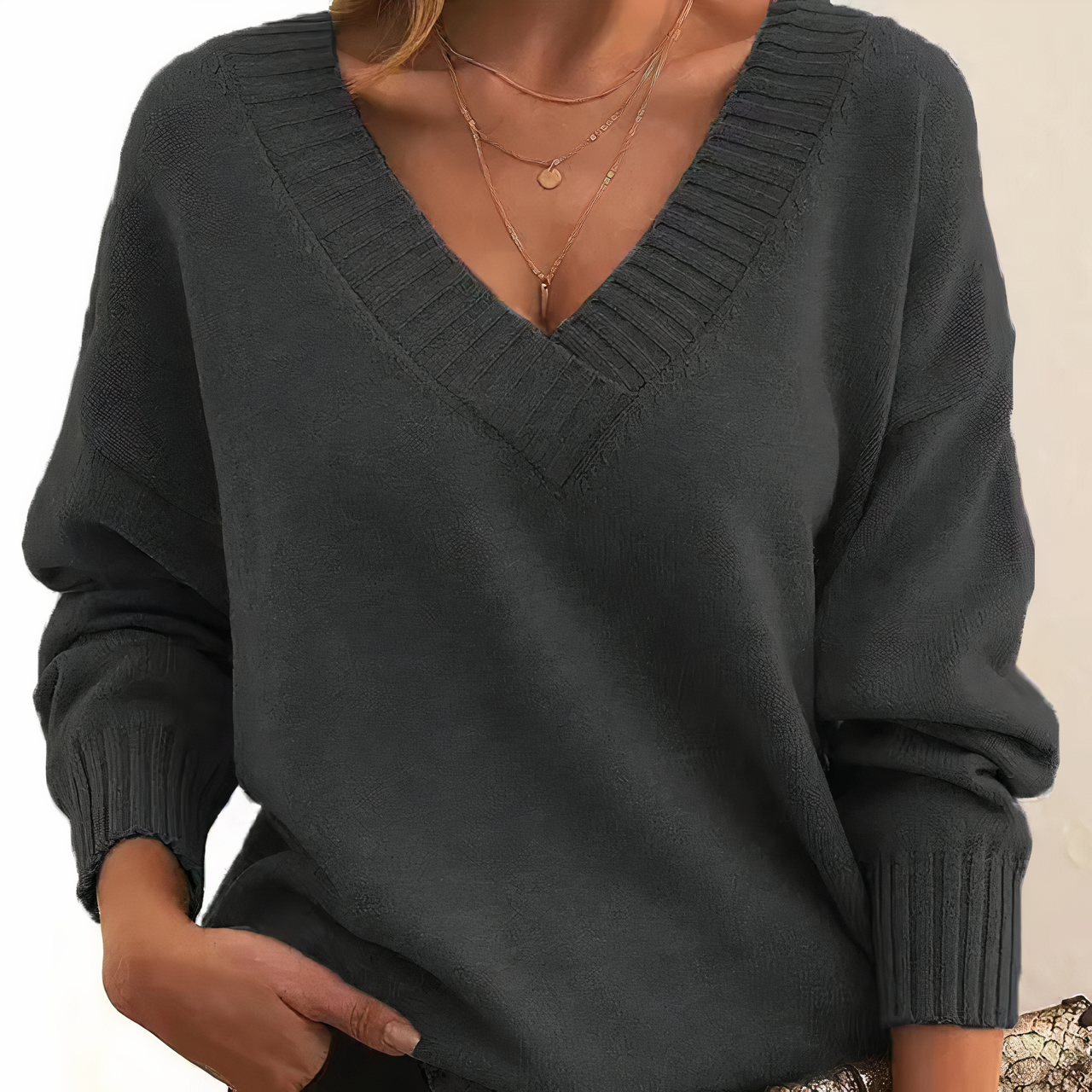 Mira | Diepe V-Hals Sweater – Verfijnde Vrouwelijkheid
