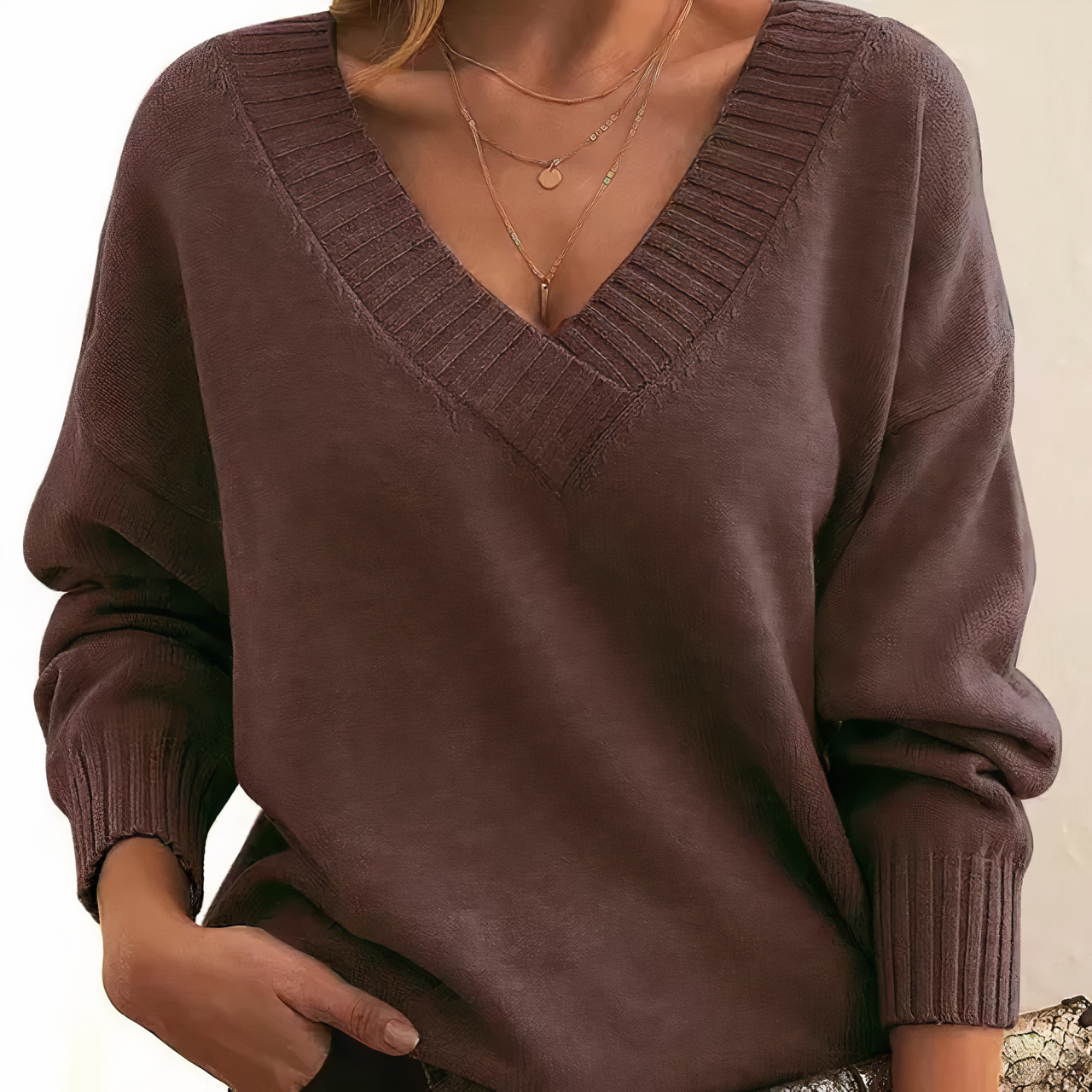 Mira | Diepe V-Hals Sweater – Verfijnde Vrouwelijkheid
