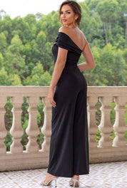 Diona | Stijlvolle jumpsuit in bordeaux met asymmetrische schouder voor een chique look