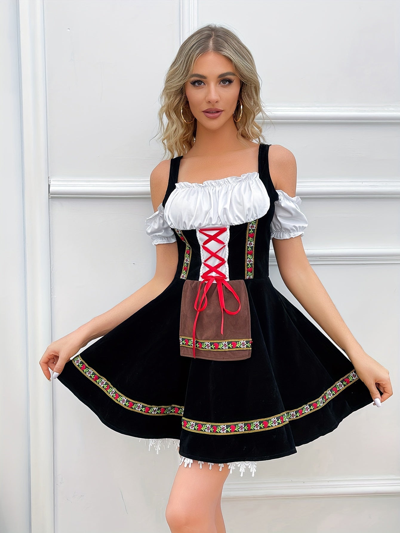 Dirndljurk met veter en geborduurd minischortje Oktoberfest 3