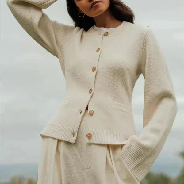 Lyla | Getailleerde Cardigan – Een Tijdloze Aanvulling voor je Garderobe