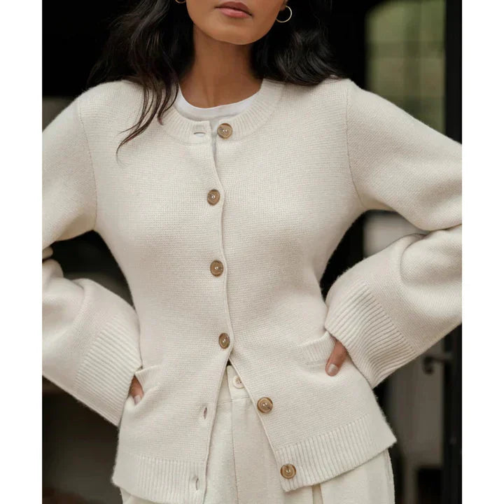 Lyla | Getailleerde Cardigan – Een Tijdloze Aanvulling voor je Garderobe