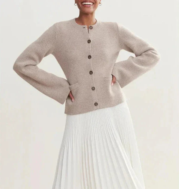 Lyla | Getailleerde Cardigan – Een Tijdloze Aanvulling voor je Garderobe