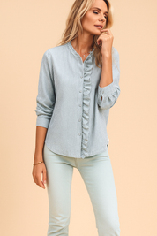 Grijs blouse met lange mouwen, ruches langs de knopenlijst en fijn geribde stof, ideaal voor een casual of zakelijke look.
