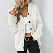 Julie | Gebreid warm damesvest | Knoopsluiting 1