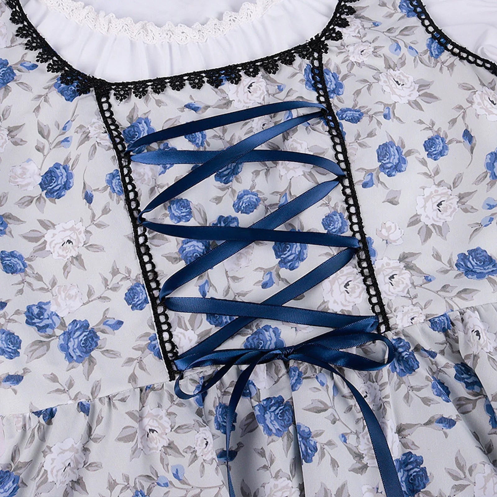 Oktoberfest dirndljurk met bloemenprint en satijnen lintschort 5