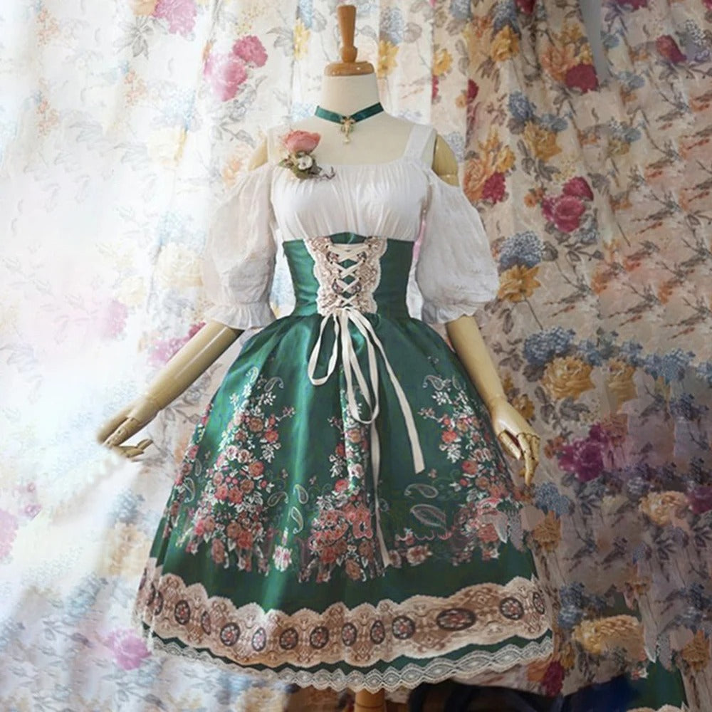 Oktoberfest dirndljurk met bloemenschort en kanten accenten 1