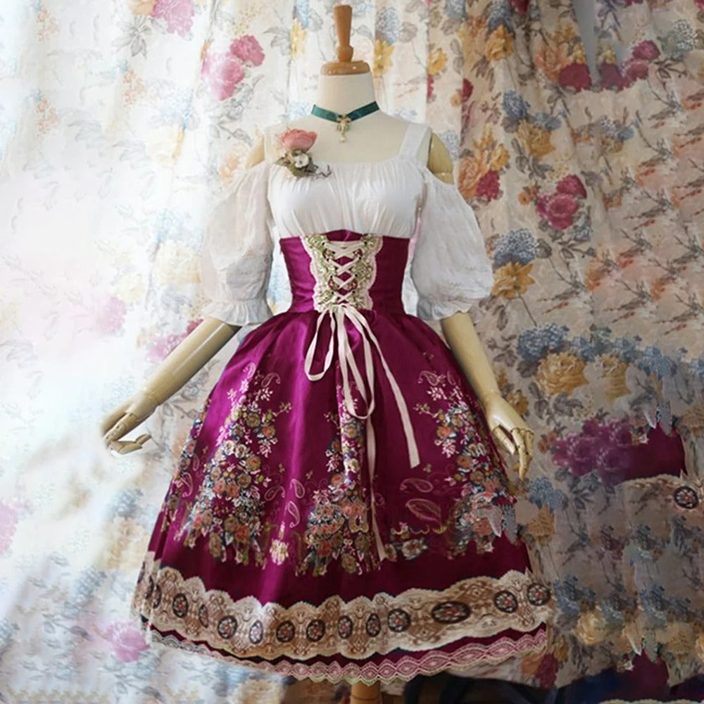 Oktoberfest dirndljurk met bloemenschort en kanten accenten 3