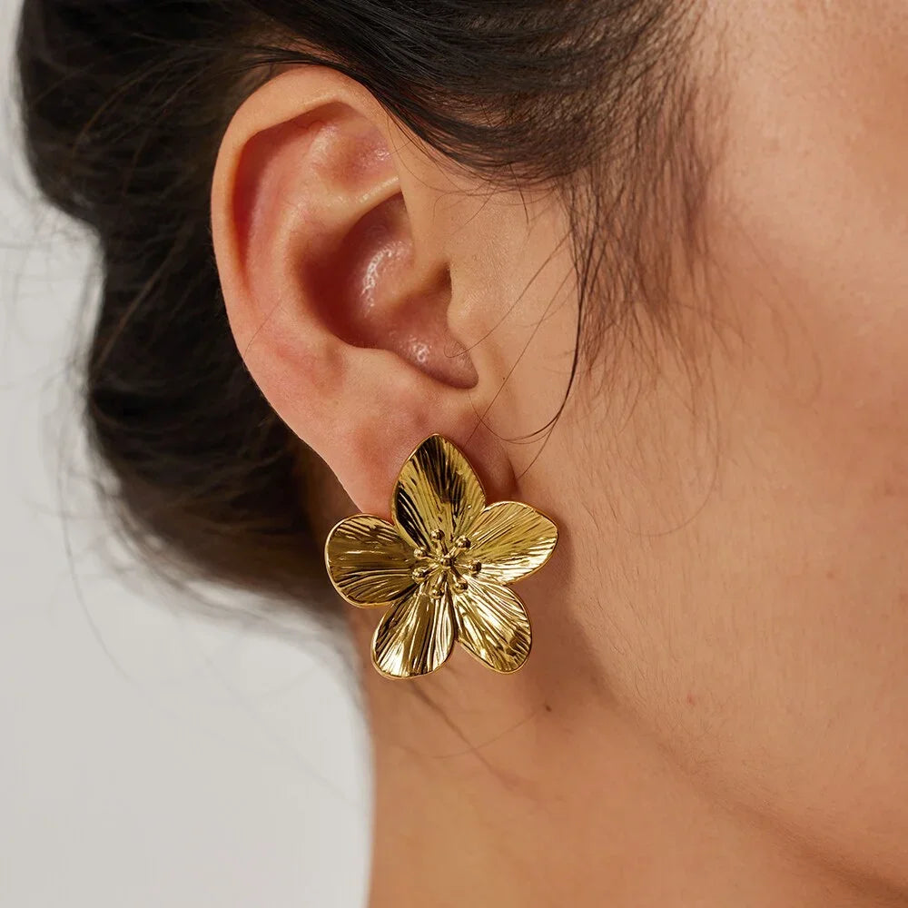Arabella | Stijlvolle Vintage Gouden Bloem Stud Oorbellen