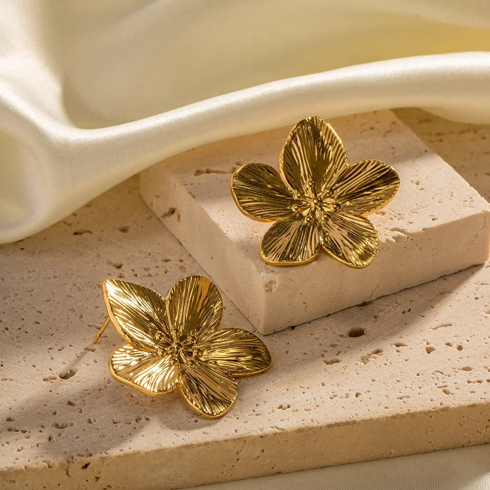 Arabella | Stijlvolle Vintage Gouden Bloem Stud Oorbellen