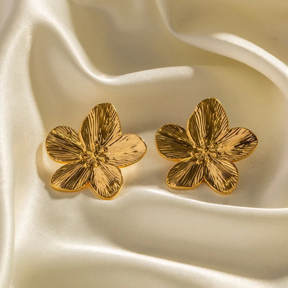 Arabella | Stijlvolle Vintage Gouden Bloem Stud Oorbellen