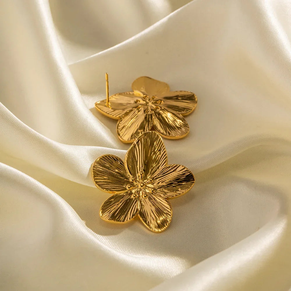 Arabella | Stijlvolle Vintage Gouden Bloem Stud Oorbellen