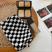 Cara | Compacte Y2K Geruite Make-up Cosmetica Tas