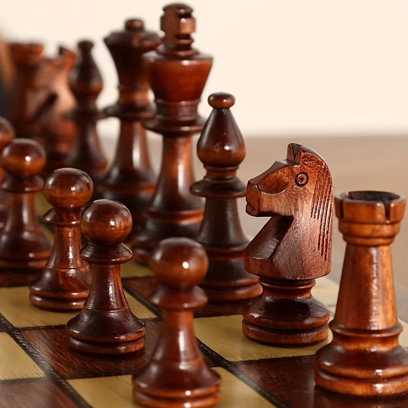 Strategio – Opvouwbaar houten schaakspel met viltbord 2