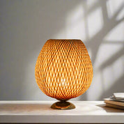 GlowCrest | Artistieke Tafellamp voor Gezellige Ruimtes