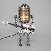 Vintage metalen microfoonrobot met gitaarlamp 8