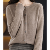 Zachte damescardigan met knoopjes | Warm 11