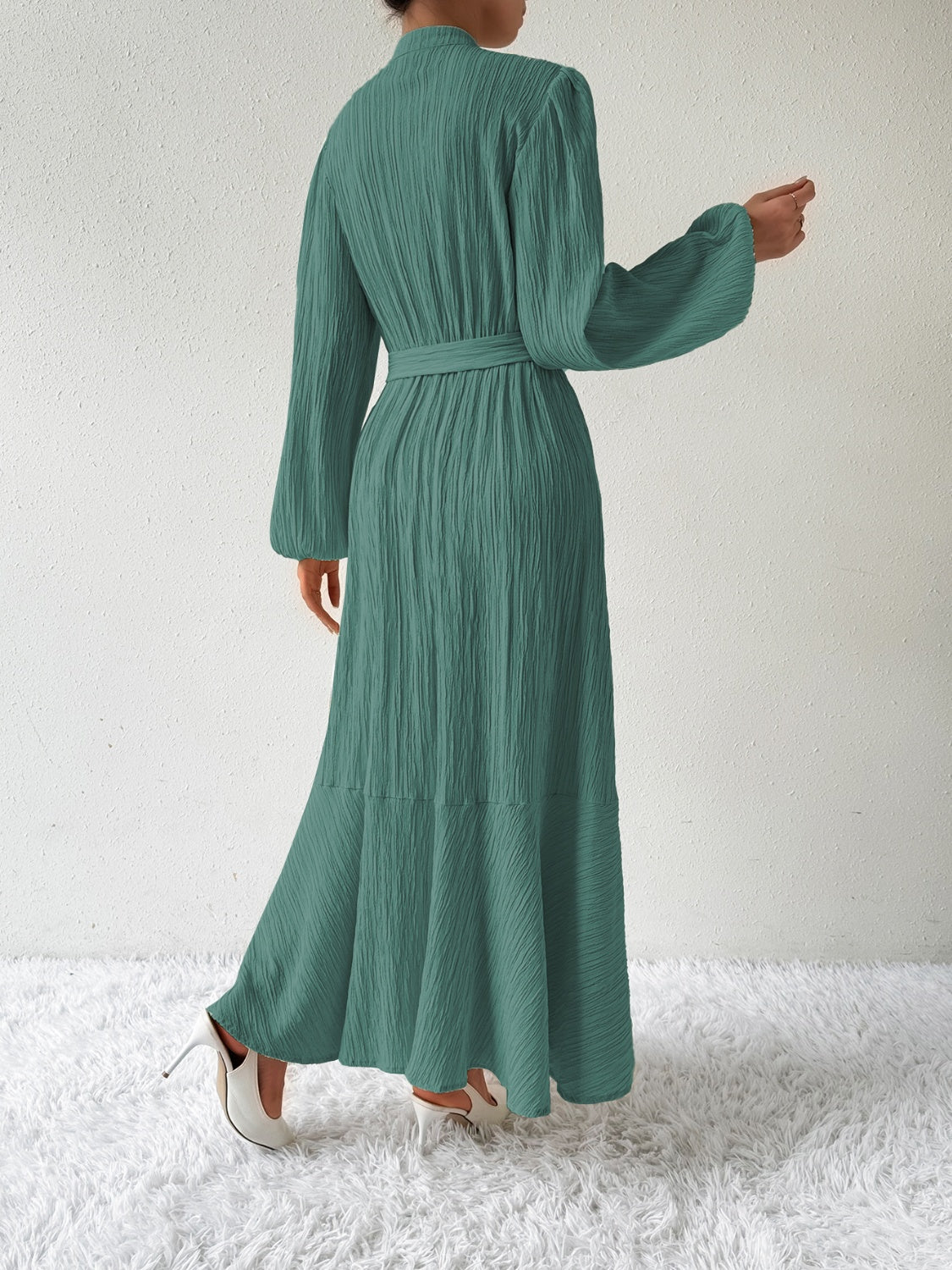 GWYNETH | Elegante jurk met lange mouwen en een stijlvolle strikceintuur