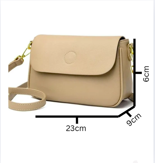Beige dames schoudertas met afneembare band, compact formaat van 23x9x6 cm, ideaal voor dagelijks gebruik.