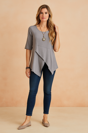 Grijze blouse met overlappende asymmetrische voorzijde en driekwartmouwen