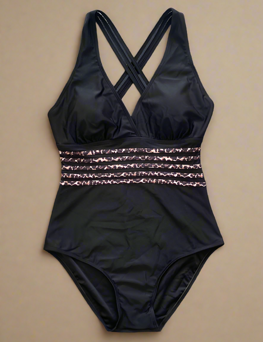 Zwart halter badpak met diepe V-hals en decoratieve leopardbanden rond de taille