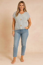 Grijze dames co-ord set met luchtig overhemd en korte broek met strikkoord