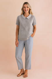 Grijze blouse met Peter Pan-kraag en korte mouwen in een effen geweven linnenmix stof.