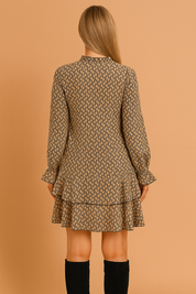 Mini-jurk met lange mouwen en olijfgroene paisleyprint, V-hals en subtiele ruches aan mouw en zoom