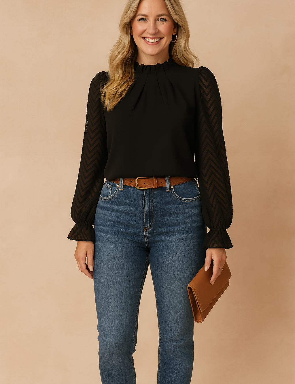 Zwarte blouse met hoge hals, geplooide voorkant en doorschijnende pofmouwen met visgraatmotief – ontworpen voor een chique, verfijnd silhouet.