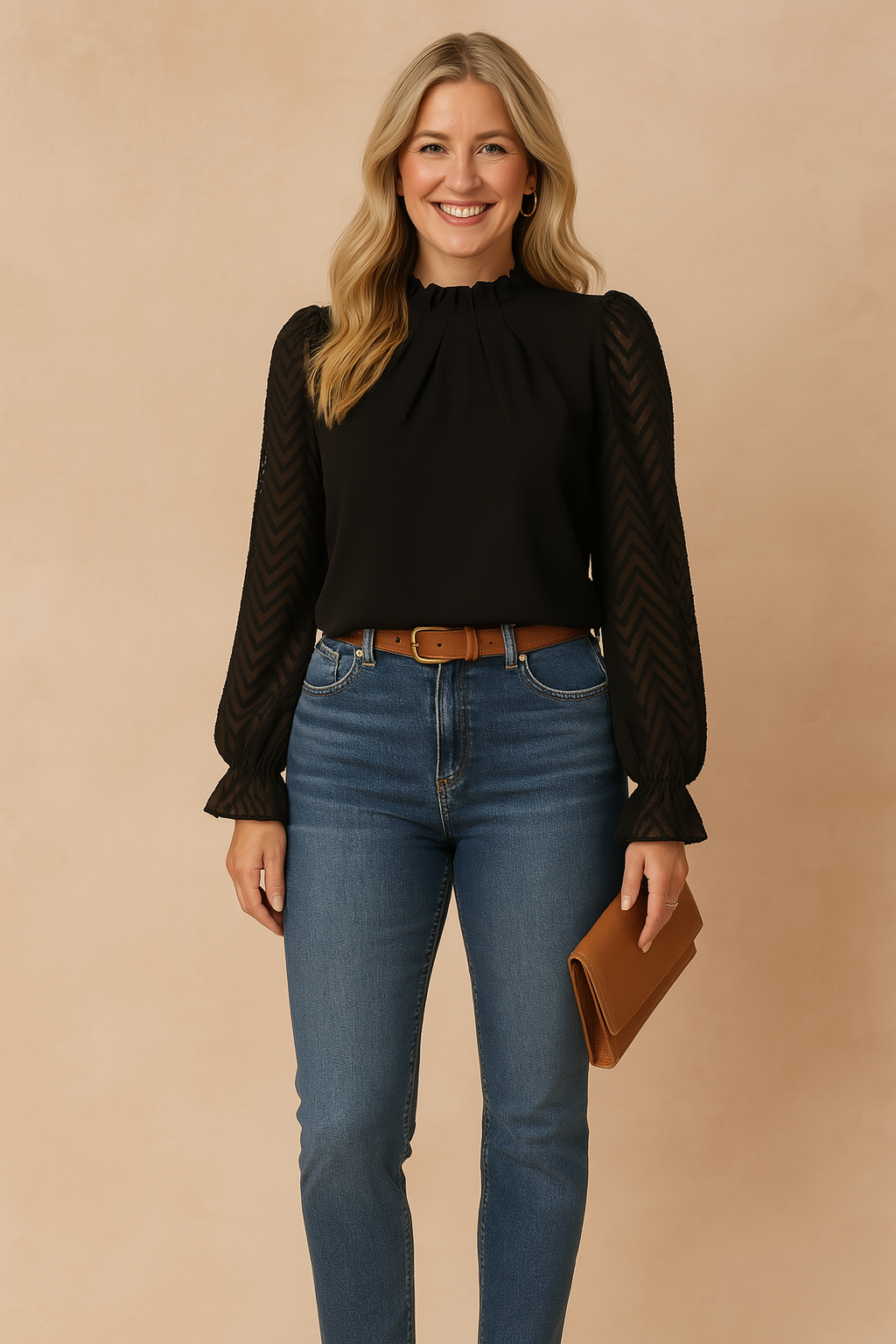 Zwarte blouse met hoge hals, geplooide voorkant en doorschijnende pofmouwen met visgraatmotief – ontworpen voor een chique, verfijnd silhouet.